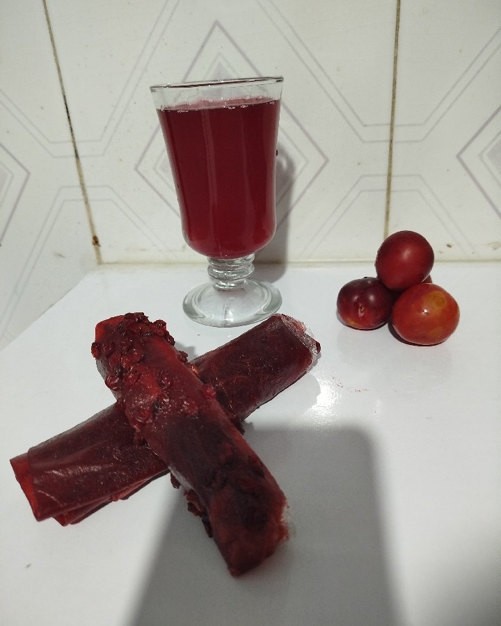 عکس لواشک و شربت آلو قرمز