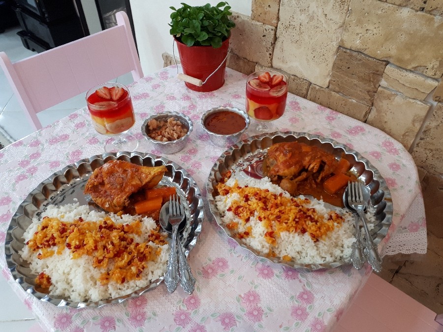 عکس زرشک پلو با مرغ مجلسی
