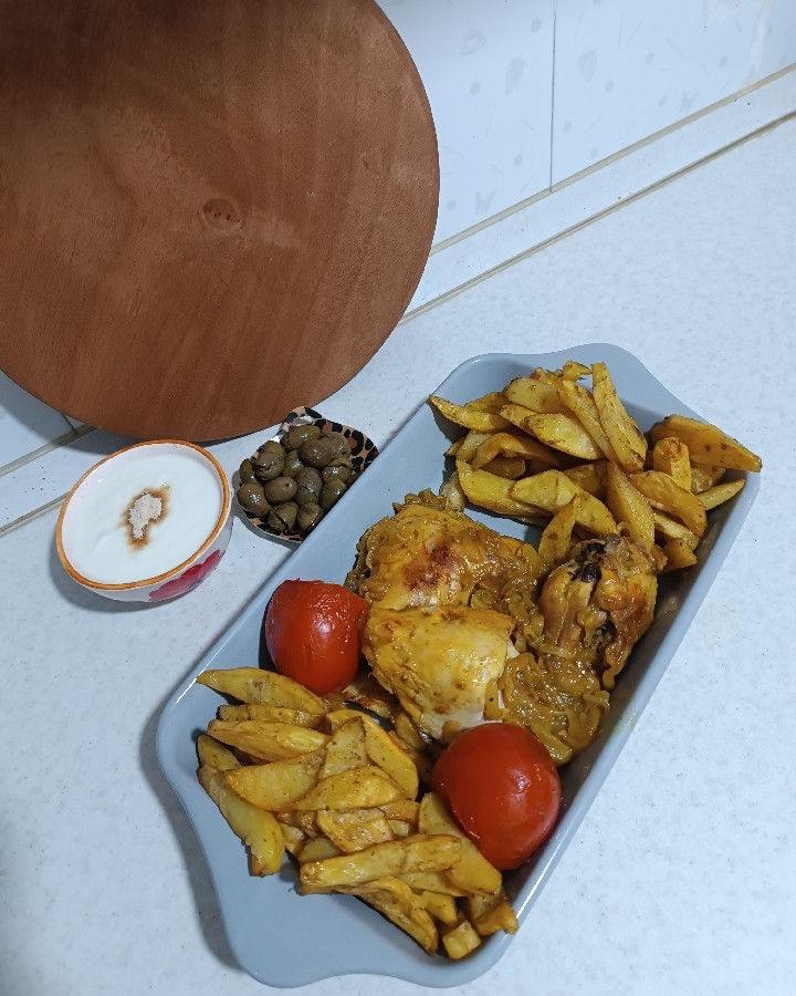 عکس مرغ کاراملی و سیب زمینی تنوری?
