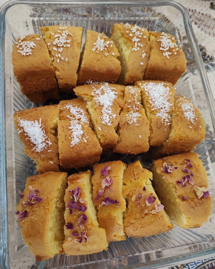 عکس کیک زغفرونی