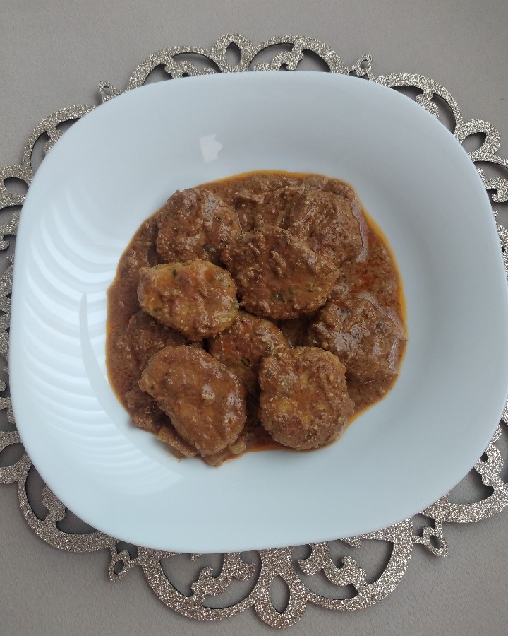 عکس شامی کباب مرغ با سس سماق و گردو