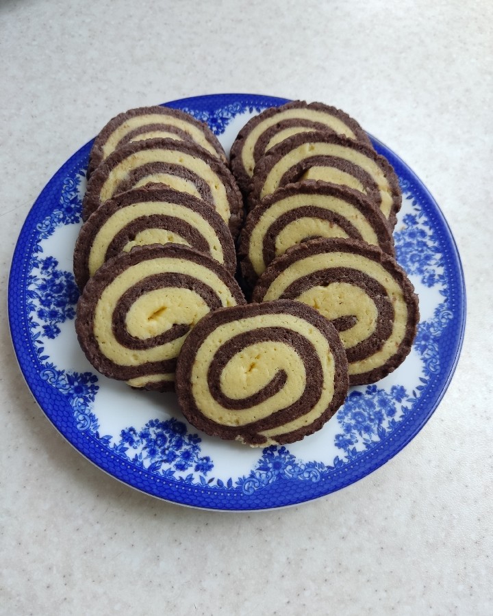 عکس کوکی تنه درختی
