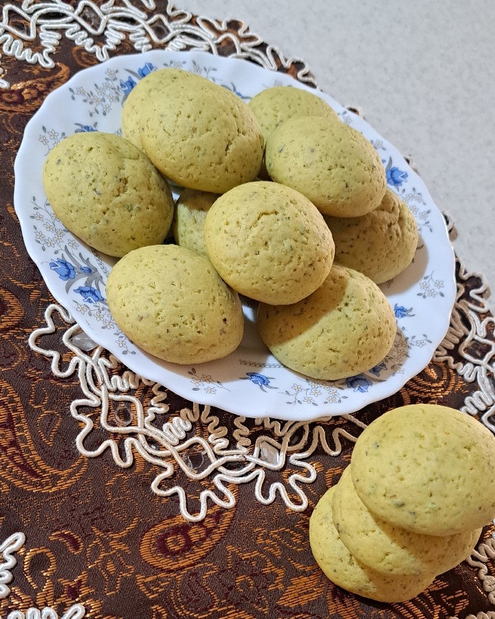 عکس کوکی پسته وزعفران