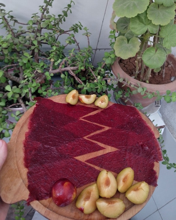 عکس لواشک آلو قرمز و گیلاس 