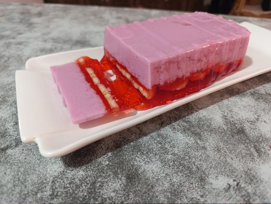 عکس ژله شاتوت و توت فرنگی