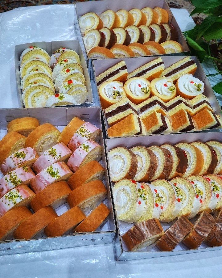 عکس شیرینی تر برشی و رولت ???