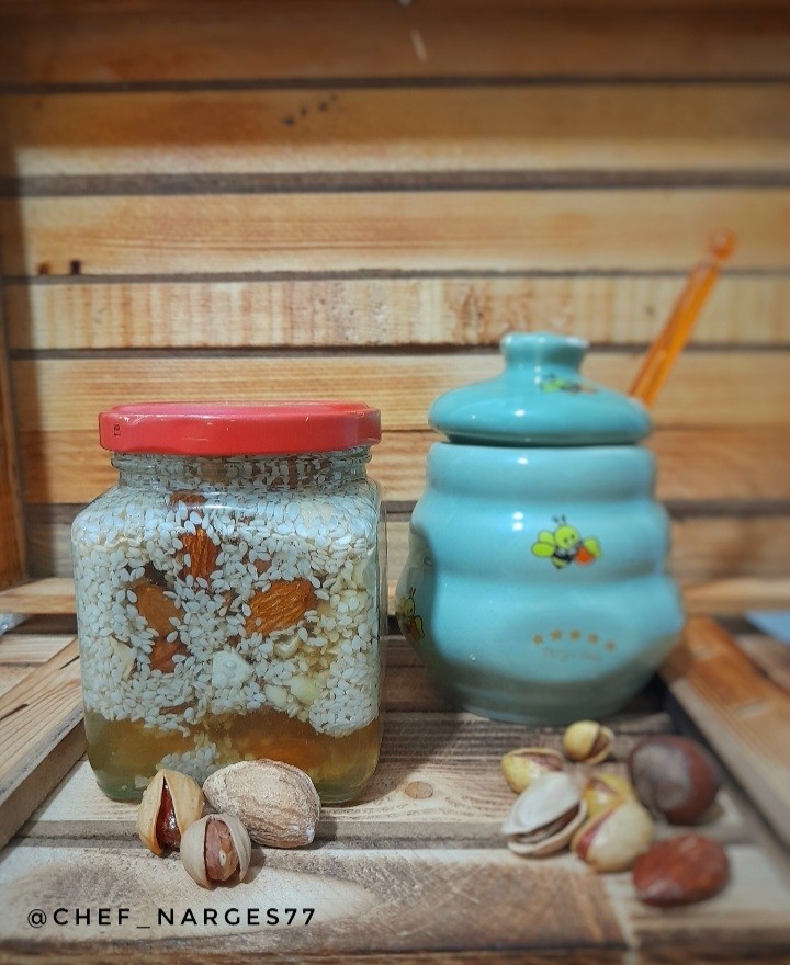 عکس عسل هفت مغز