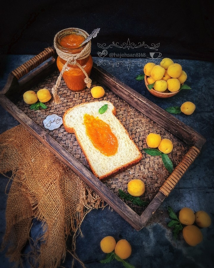 عکس مربای زرد آلو خوشمزه و نان تست دلبر ?
hajehsan ??