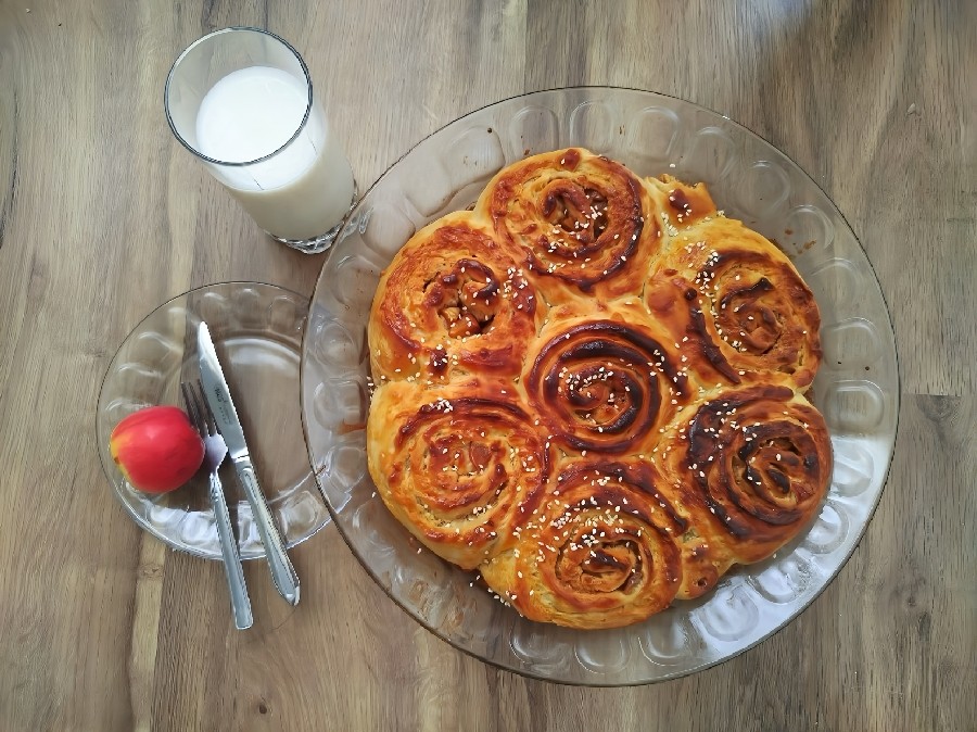 عکس رول سیب و دارچین