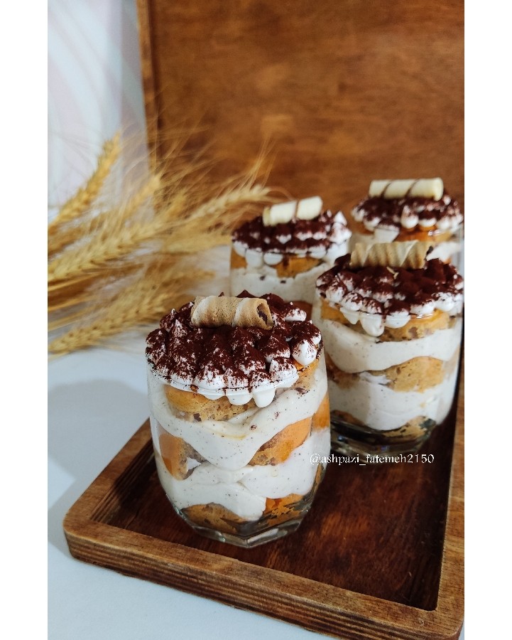 عکس تیرامیسو لیوانی
