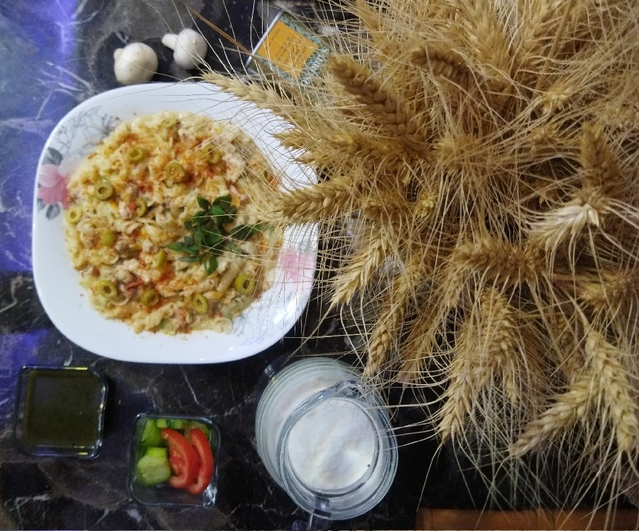 عکس پاستای سیر و زیتون 
