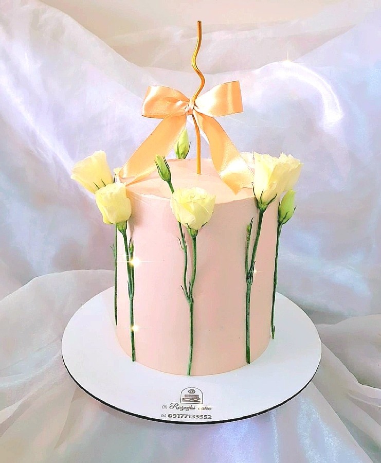 عکس کیک زنونه خاص با گی طبیعی
