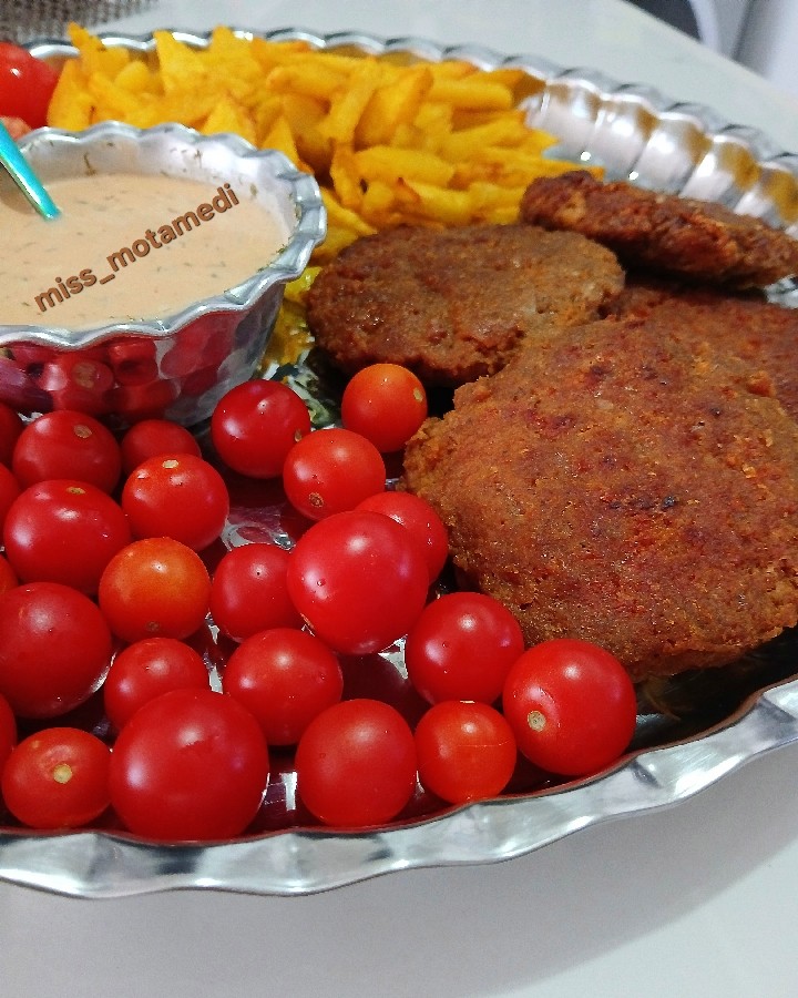 عکس همبرگر خونگی 