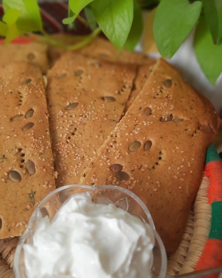عکس نان خشک سبزی 