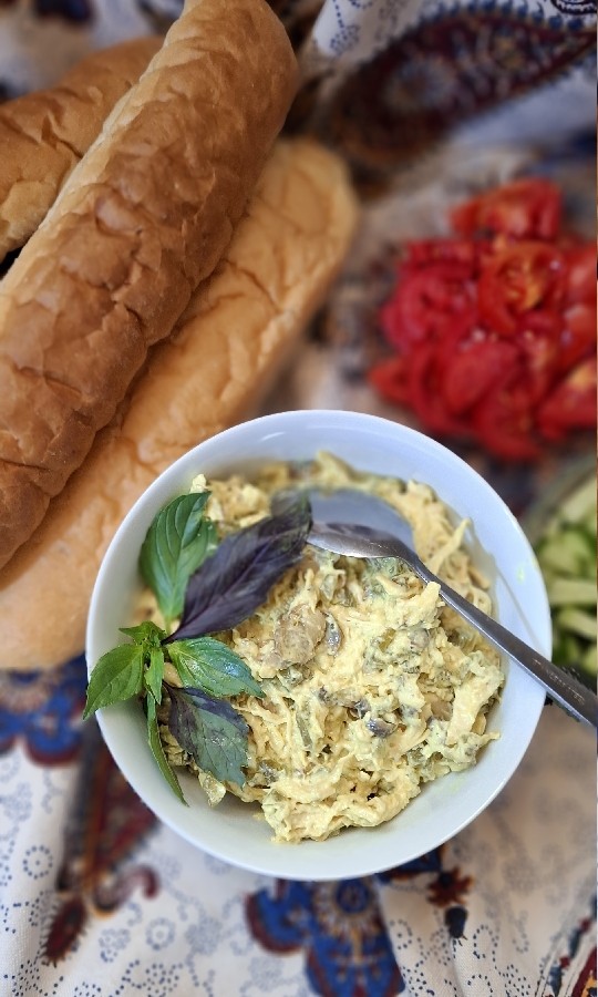 عکس ساندویچ مرغ و قارچ
