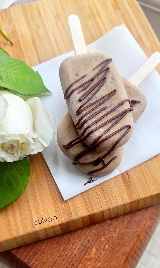 عکس بستنی موز و نسکافه