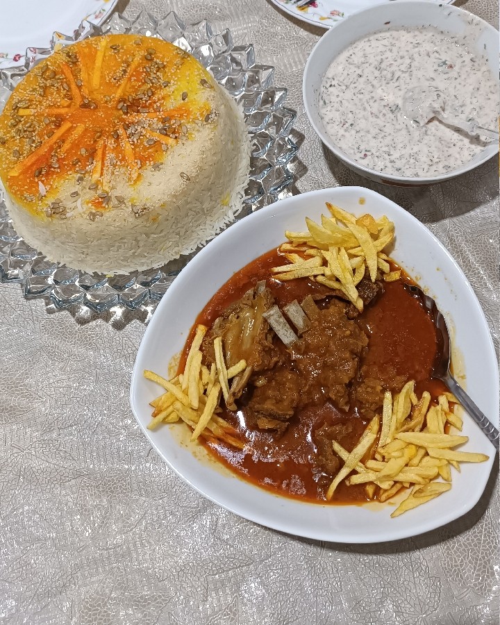 عکس خورش الو با گوشت گوسفند وبرنج ماست