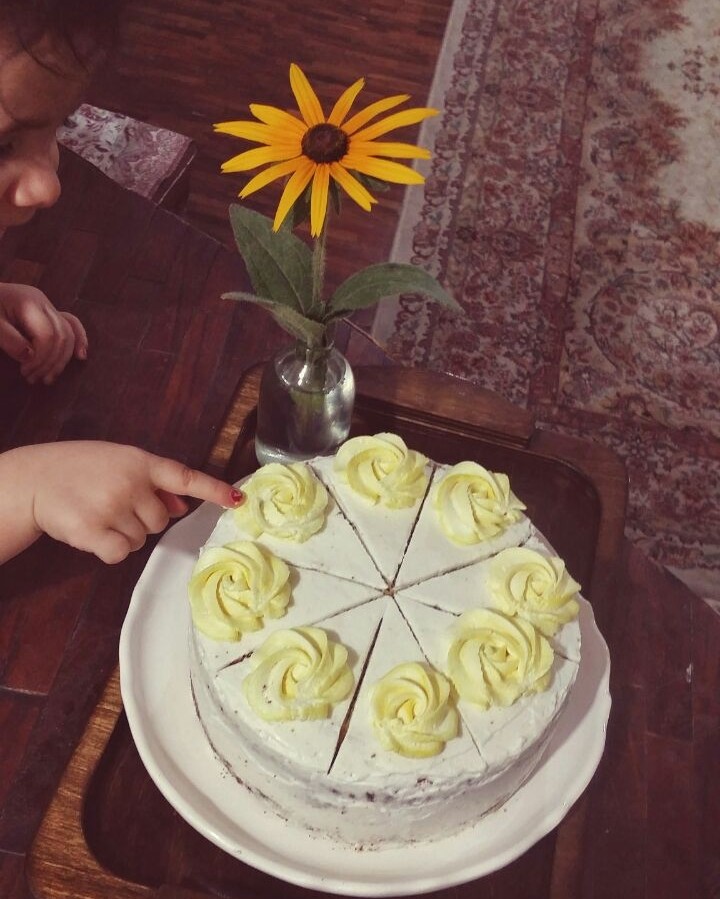 عکس کیک هویج گردو و جان مادر 