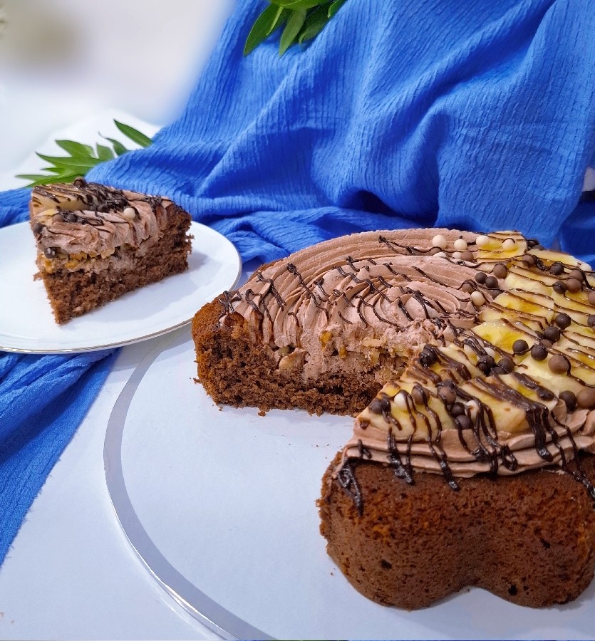 عکس کیک موز و شکلات