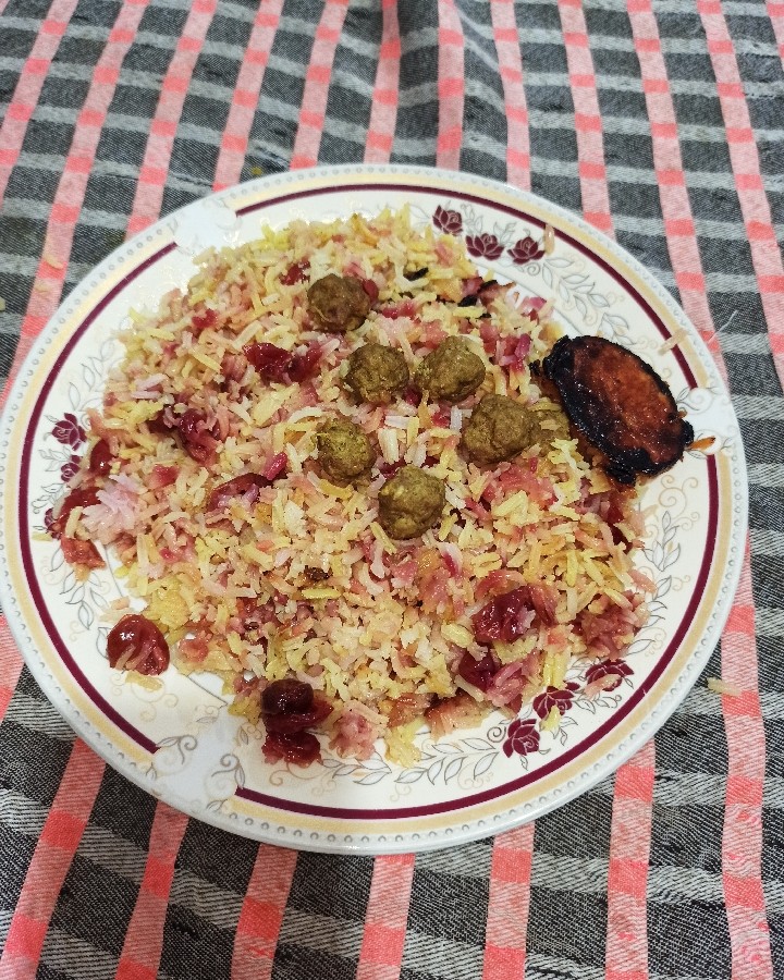 عکس آلبالو پلو و دسر کلافوتی آلبالو??