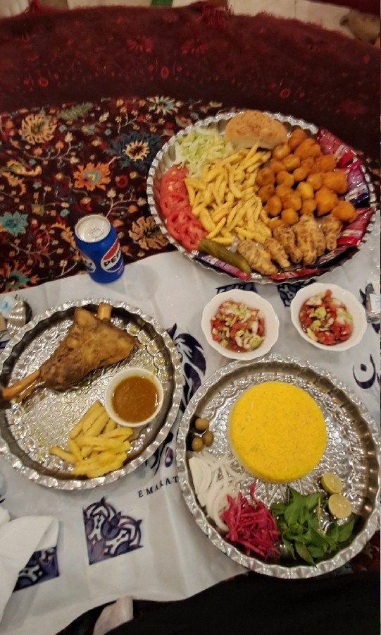 عکس شام درعمارت شاه مردان بماند درپیجم یادگاری?