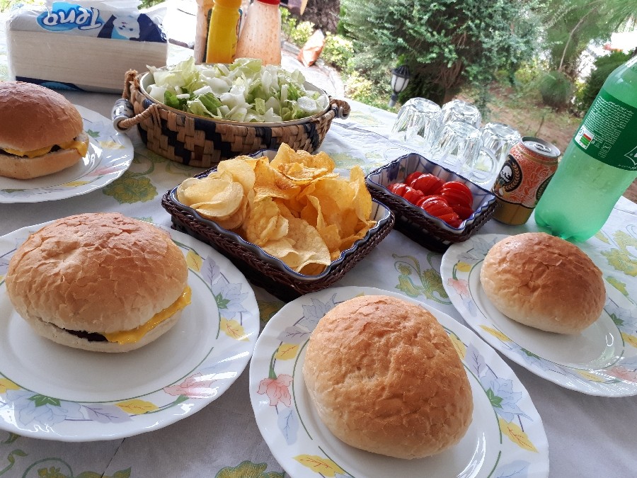 عکس همبرگر مخصوص