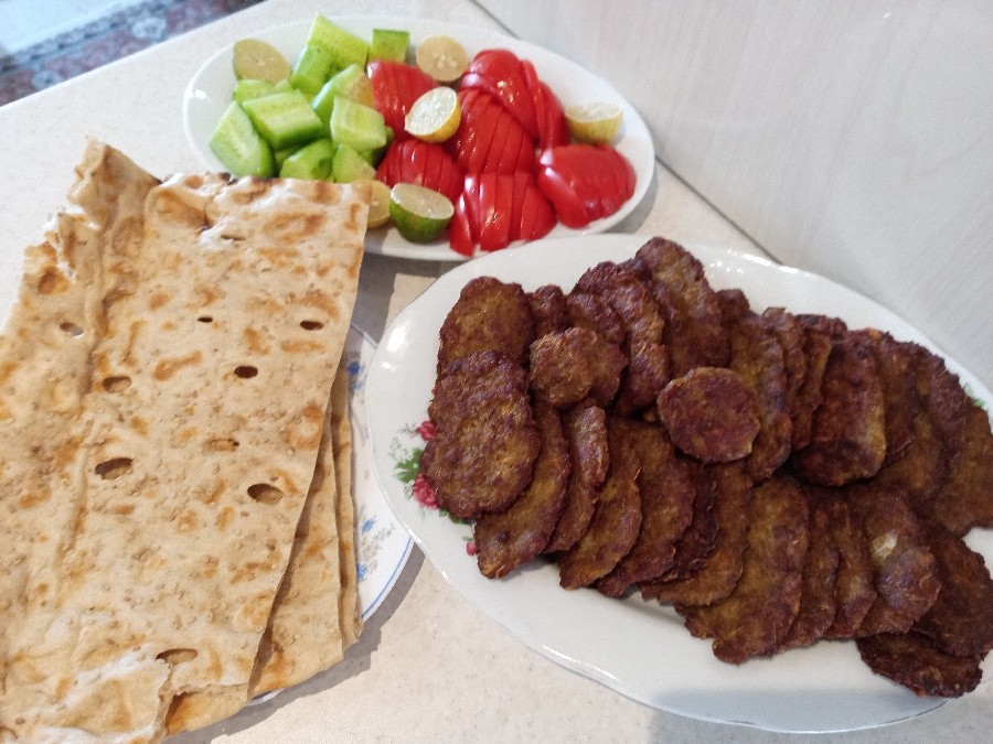 عکس کتلت 
جای دوستدارانش خالی 