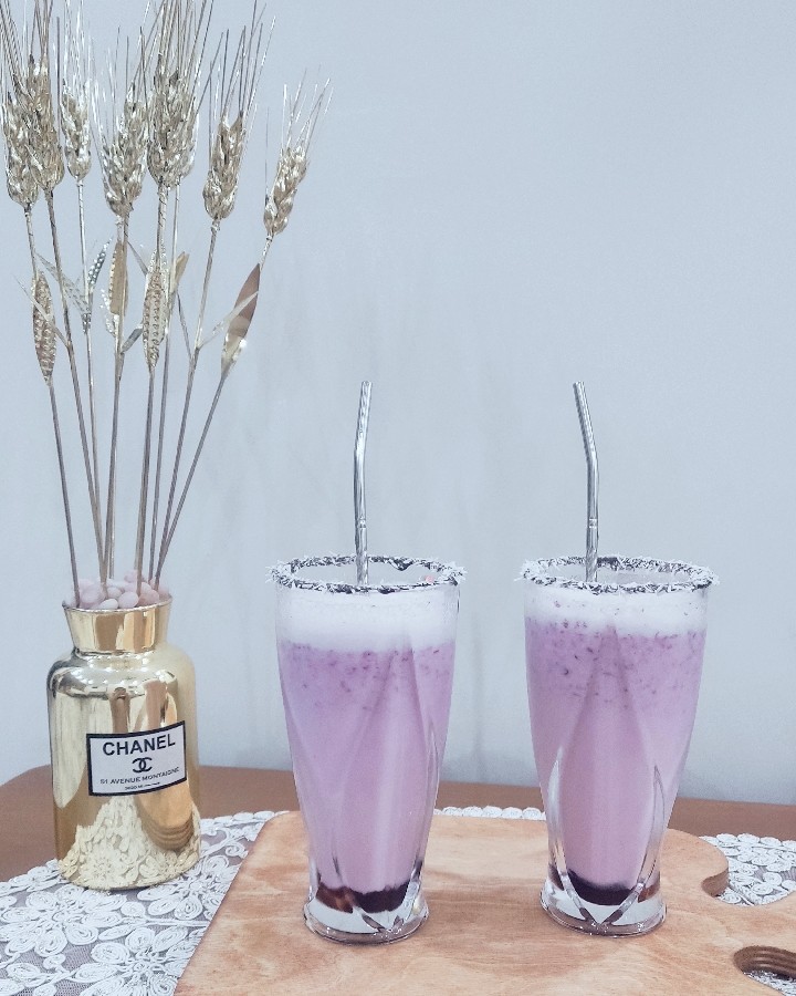 عکس شیر توت فرنگی 