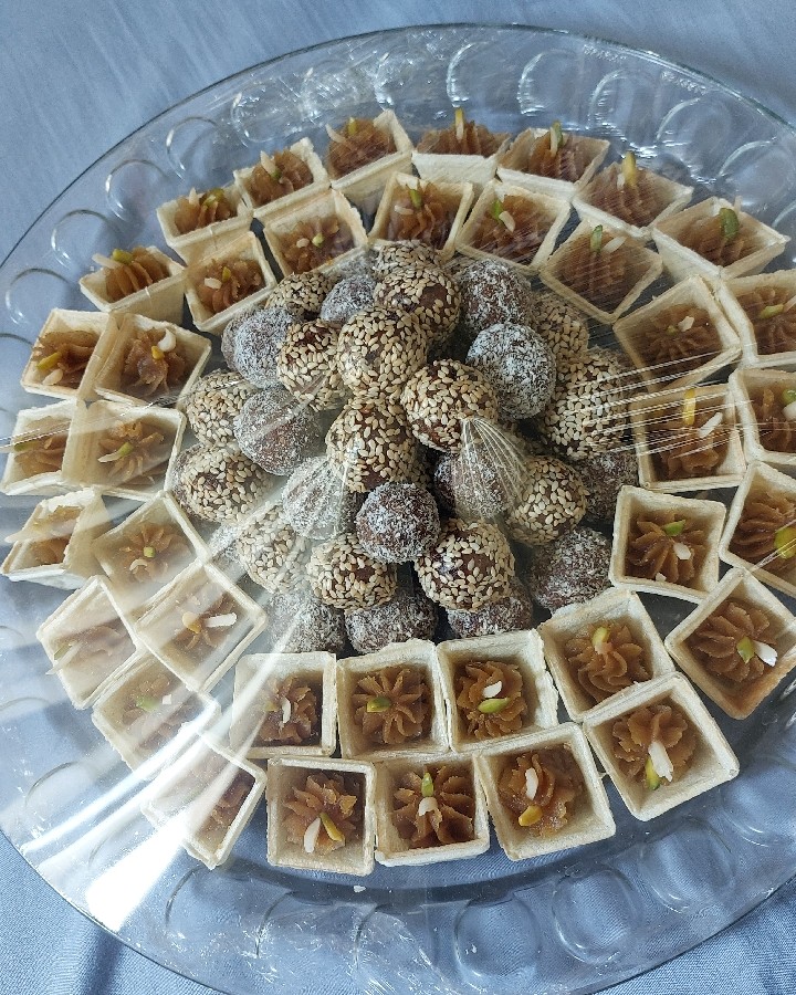 عکس حلواو خرمای پذیرایی