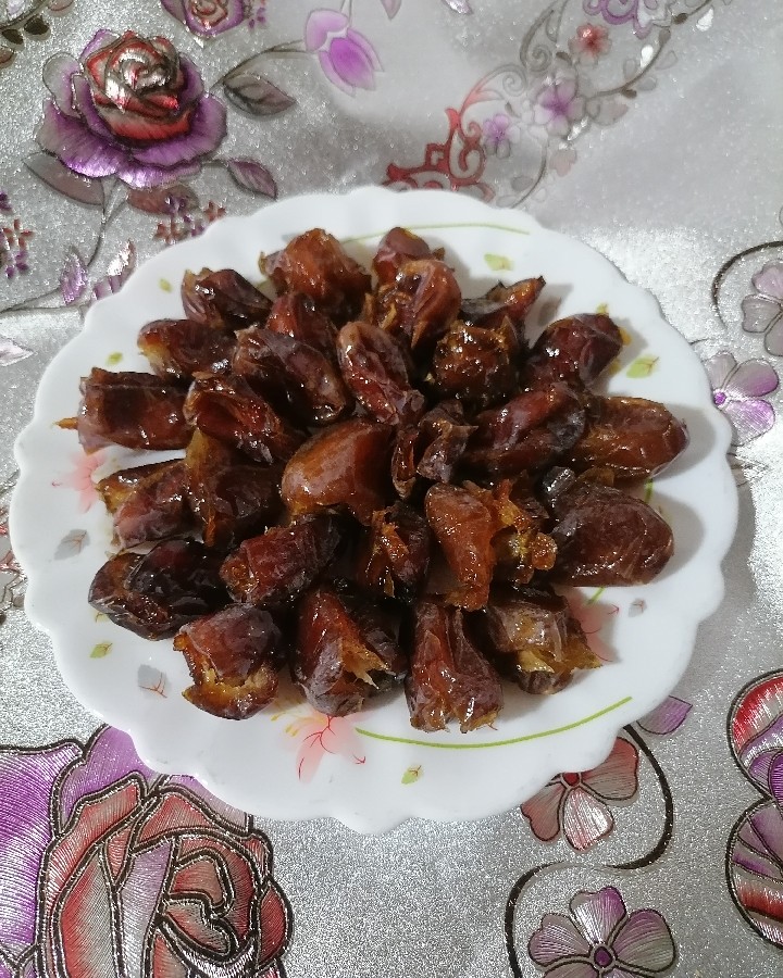 عکس رنگینگ با رطب و آرد نخودچی
دسر خوشمزه جنوبی