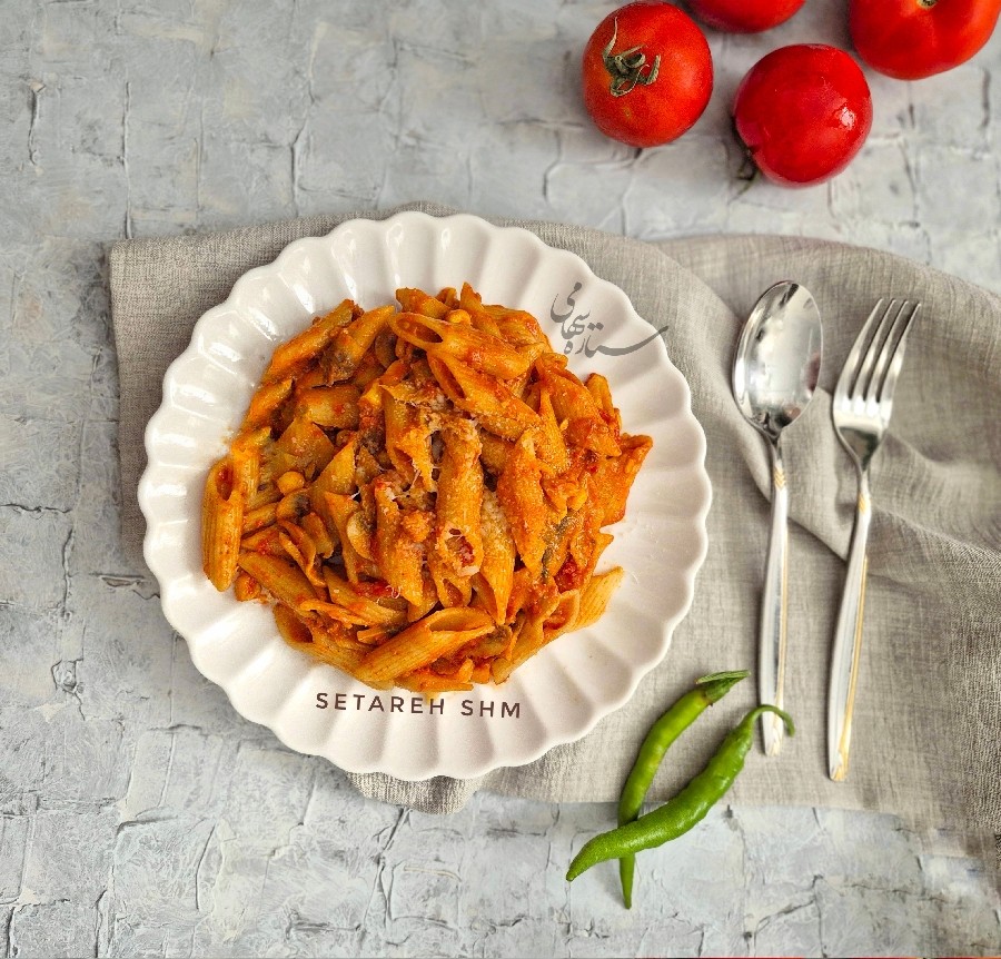 عکس پاستا گوجه ای با خامه