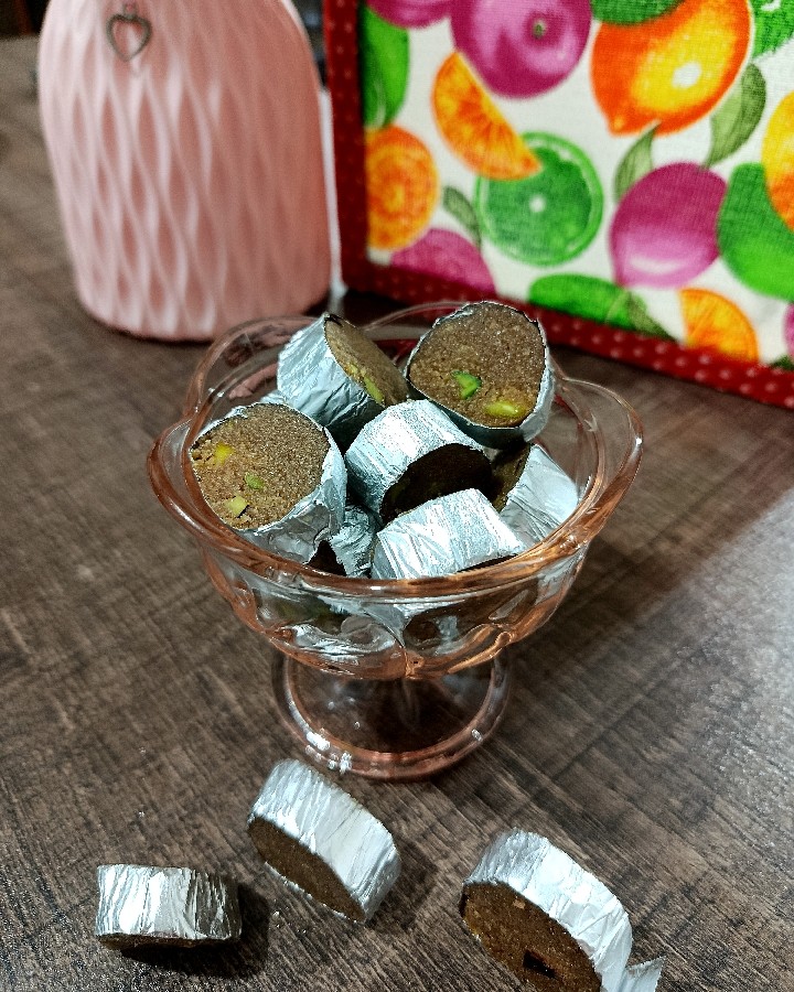 عکس شکلات مغزدار