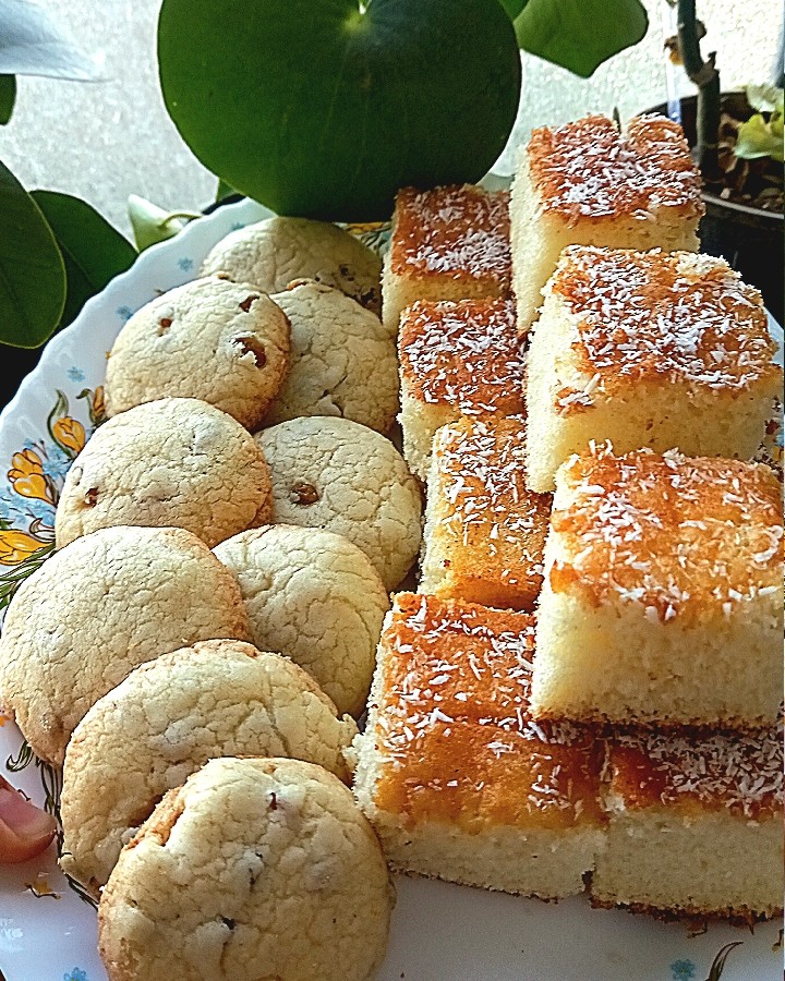 عکس کیک تخته ای♡
شیرینی کشمشی♡