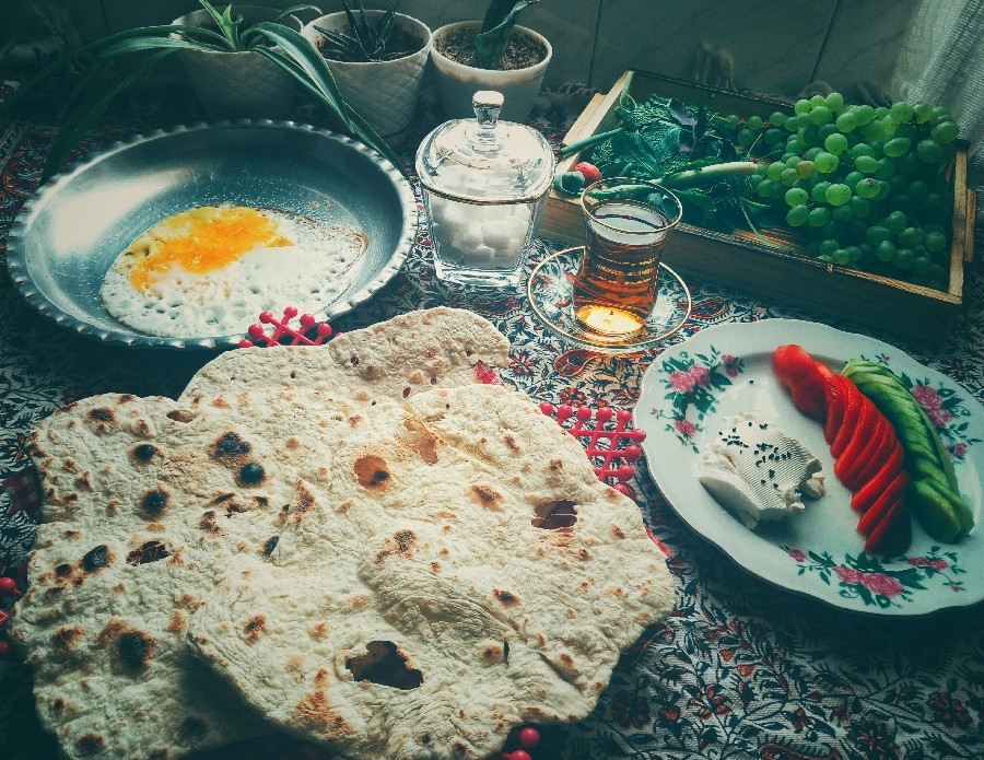 عکس صبحانه
نون تافتون خانگی
