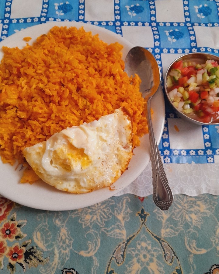 عکس دمی گوجه با نیمرو