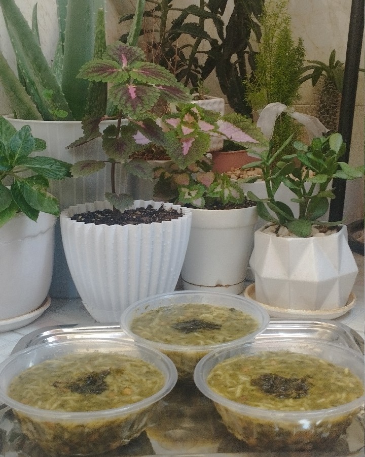 آش نذری ب مناسبت ۲۸صفر ان شاالله حاجت روایی همه ی دوستان?