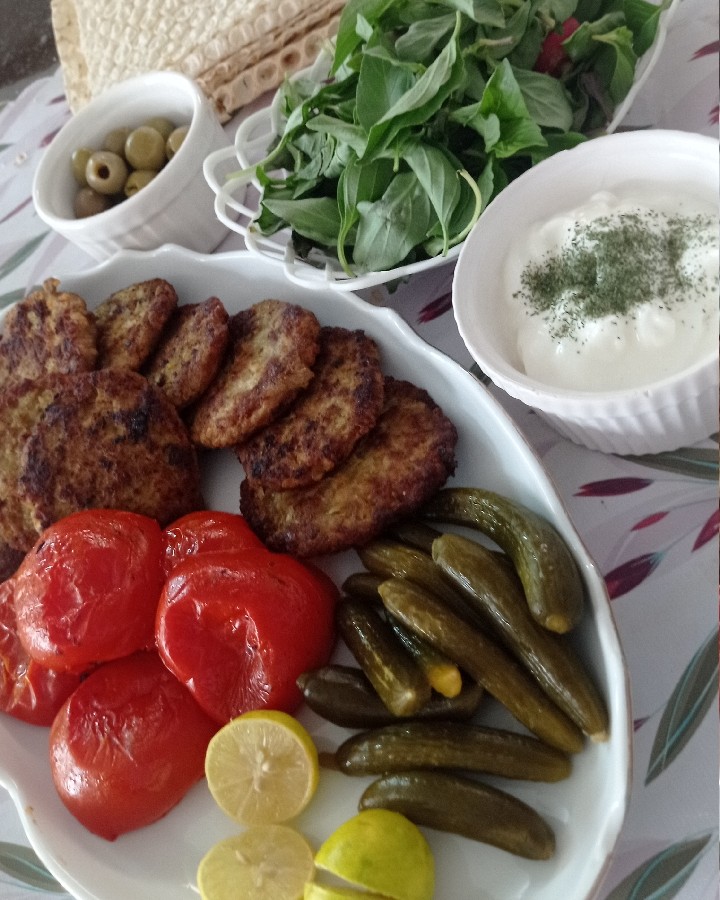 عکس کتلت با مخلوط گوسفند و بوقلمون 