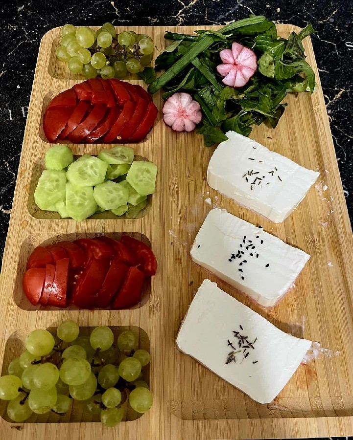 عکس پنیر و سبزی 