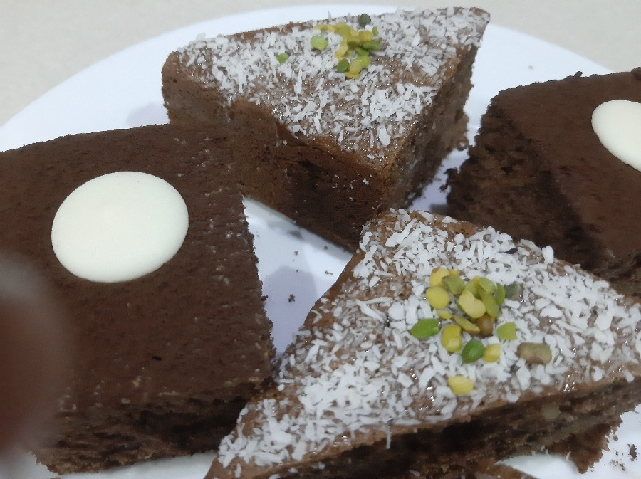 عکس کیک اسفنجی خرما