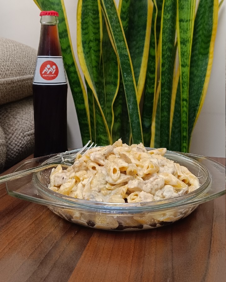 پنه مرغ با سس آلفردو به سبک رستورانی