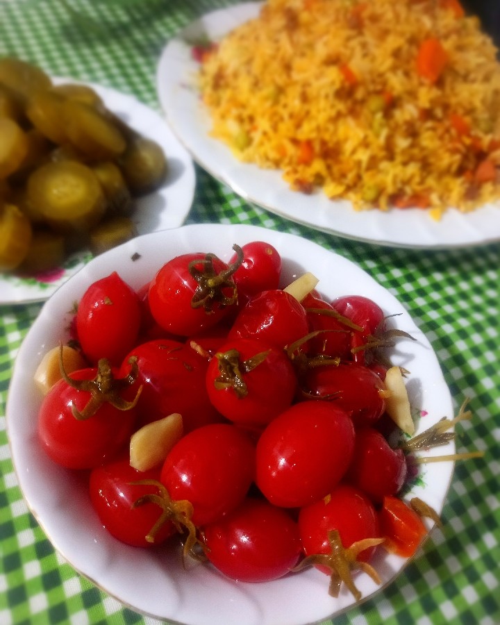 عکس ترشی گوجه گیلاسی