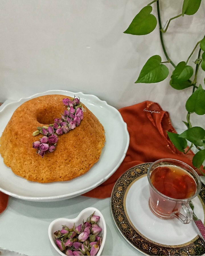 عکس کیک هل و گلاب و زعفران
