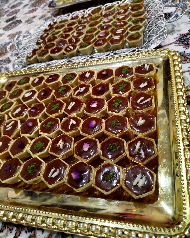 عکس حلوا کشی