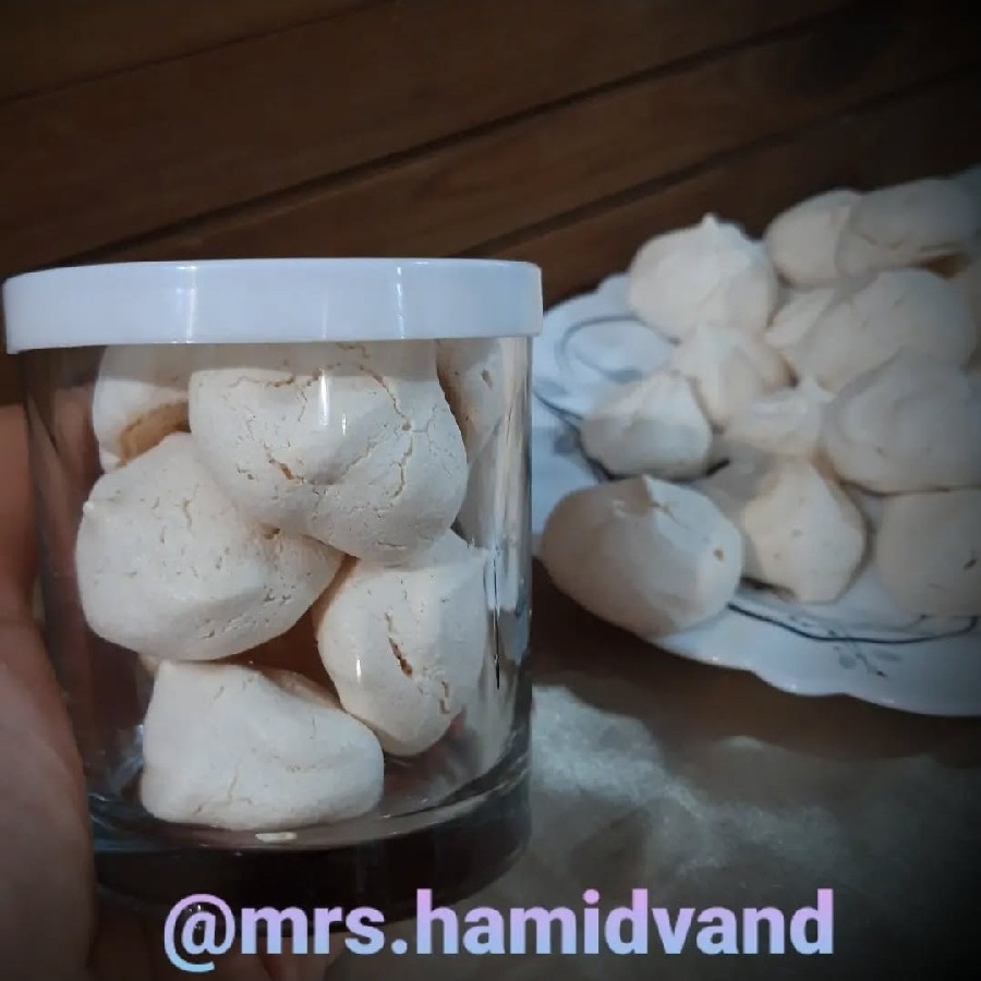 عکس شیرینی پفکی مرنگ