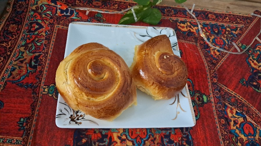 عکس نان لایه ای مغزدار