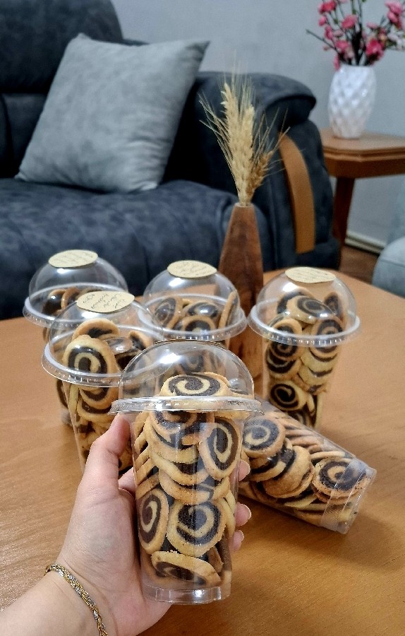 عکس بیسکو رول نسکافه و شکلات