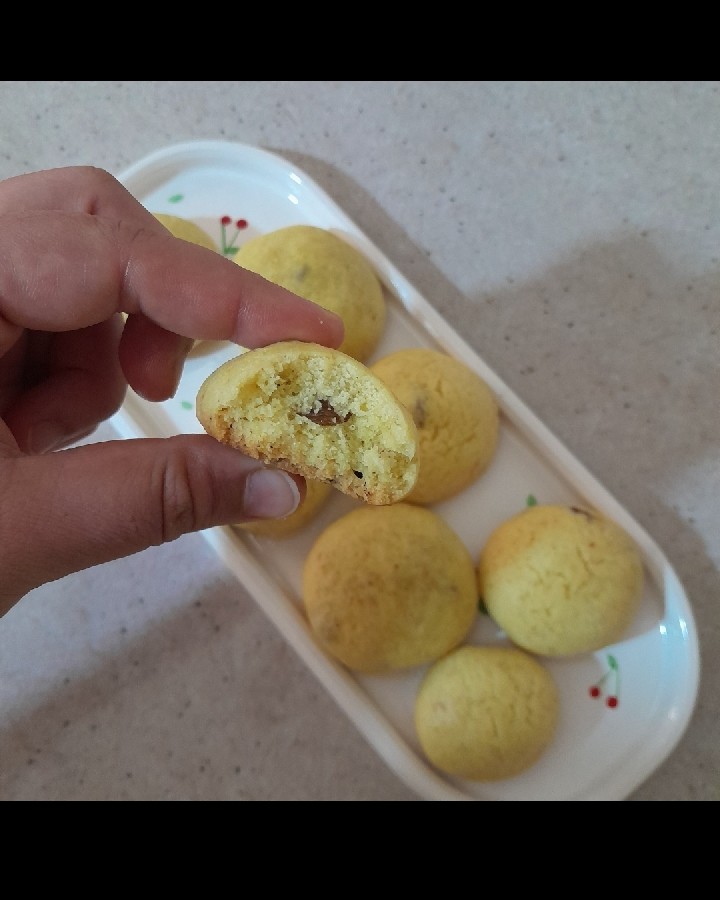 عکس کلوچه کشمشی زعفرانی بدون فر