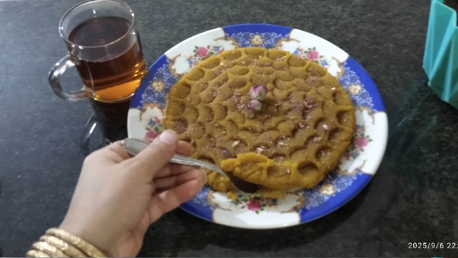 عکس حلوا زعفرونی 