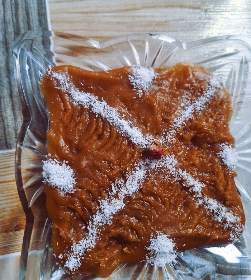 عکس حلوا با پودر نارگیل
