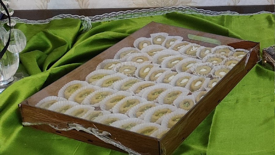 عکس حلوا بیوتیکی پسته